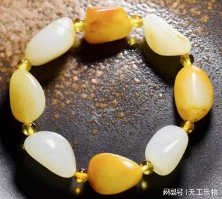 和田玉中最难得的原籽手串,如何搭配才算是完美?
